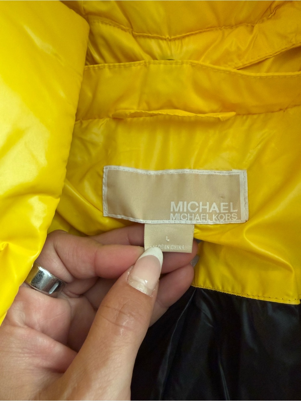 Michael Kors Women’s Yellow Puffer Jacket with Hood - Picture 4 of 4